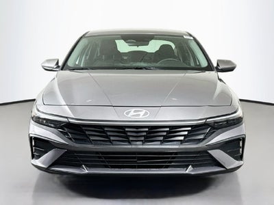 2025 Hyundai Elantra SE