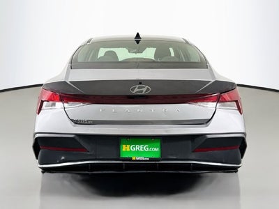 2025 Hyundai Elantra SE
