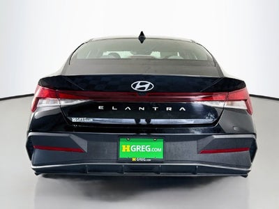 2024 Hyundai Elantra SE
