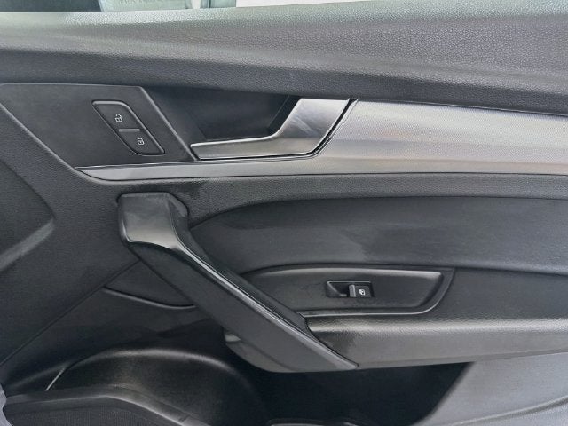 2025 Audi Q5 45 S line Premium quattro