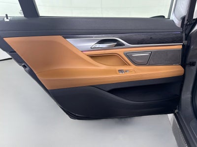 2022 BMW 7 Series 740i