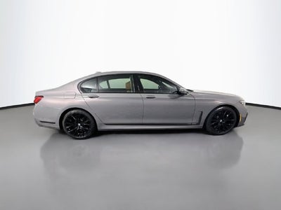 2022 BMW 7 Series 740i