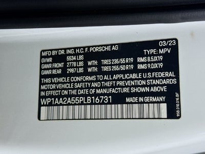2023 Porsche Macan Base