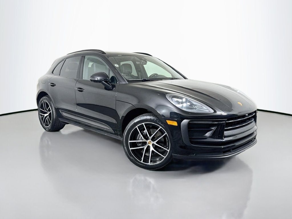 2022 Porsche Macan Base