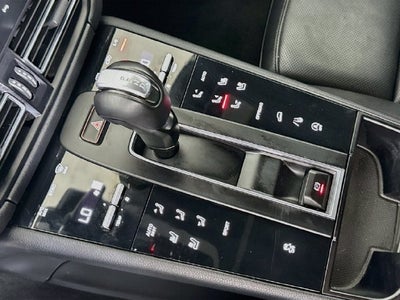 2022 Porsche Macan Base