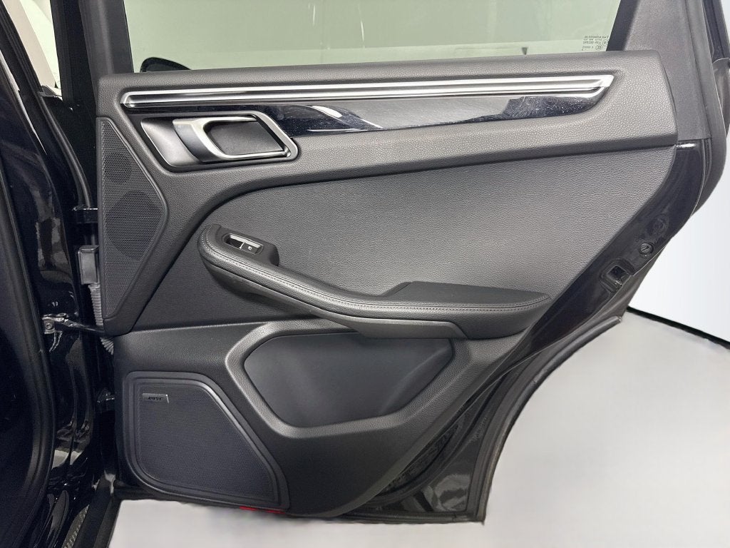 2022 Porsche Macan Base