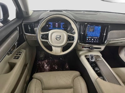 2025 Volvo V90 Cross Country B6