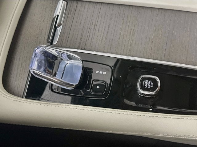 2025 Volvo V90 Cross Country B6