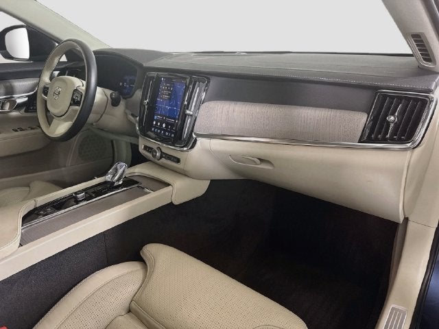 2025 Volvo V90 Cross Country B6