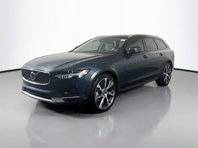 2025 Volvo V90 Cross Country B6