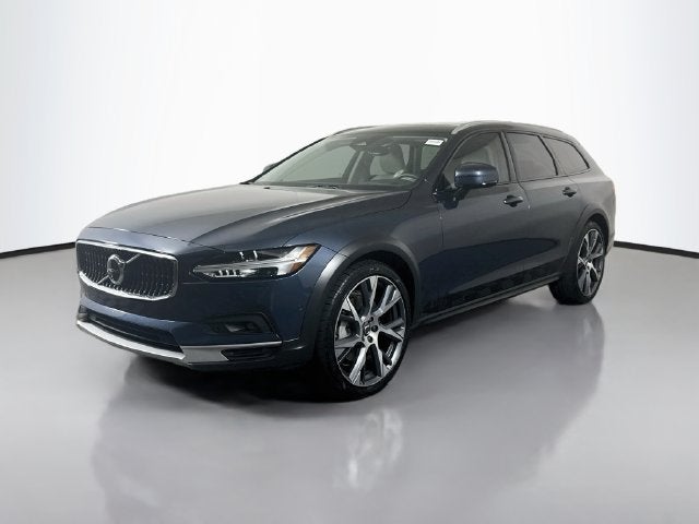 2025 Volvo V90 Cross Country B6