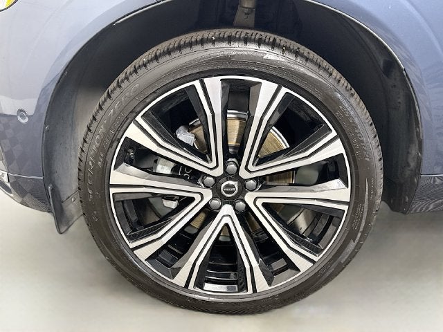 2023 Volvo XC60 B5 Ultimate Bright Theme