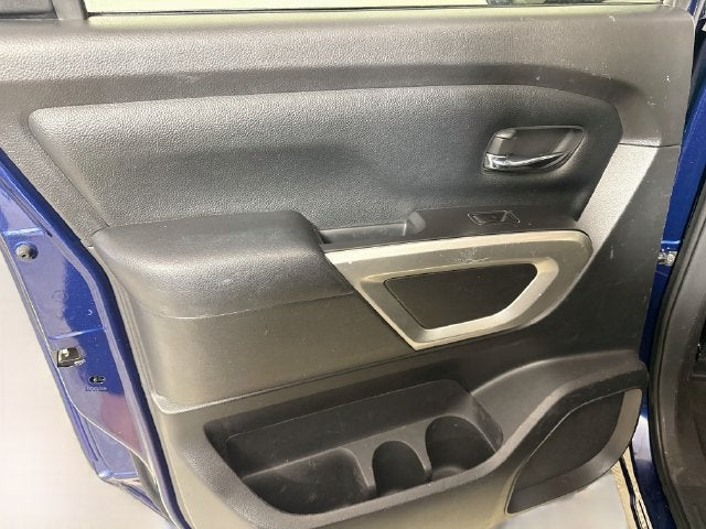 2022 Nissan Titan SV