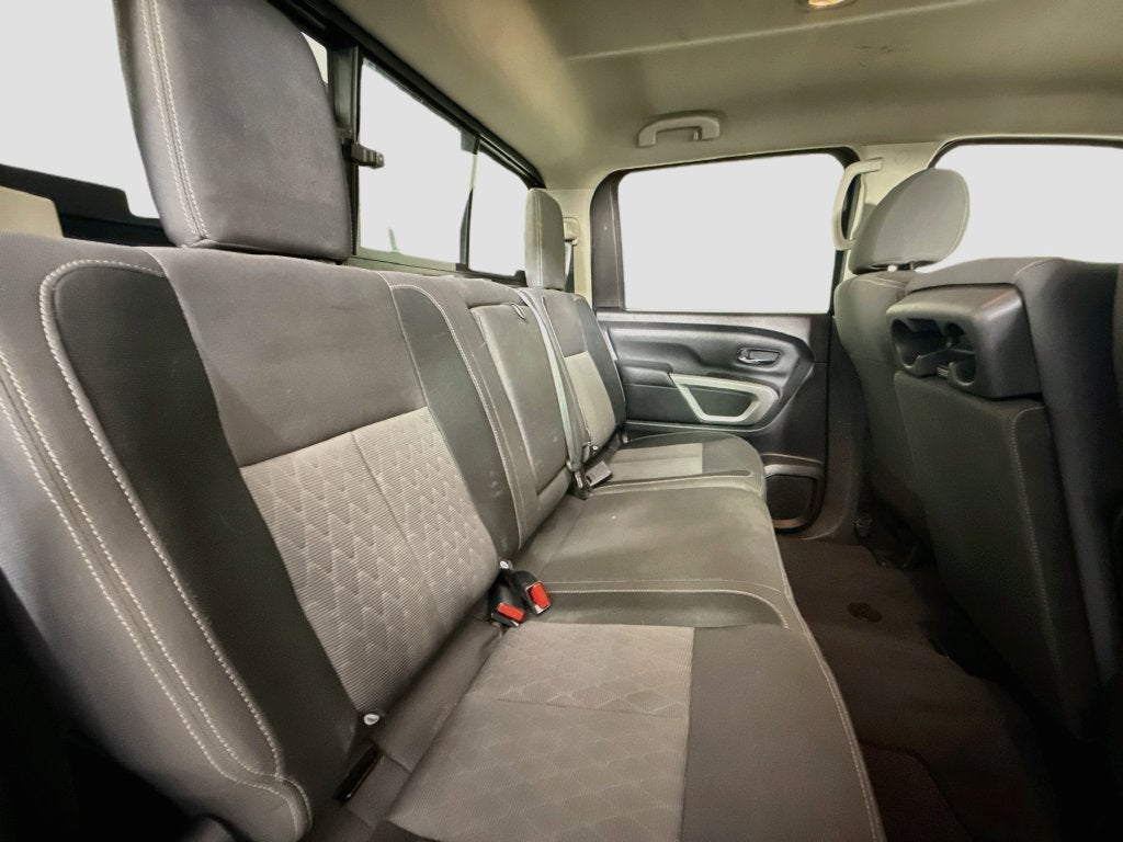 2022 Nissan Titan SV