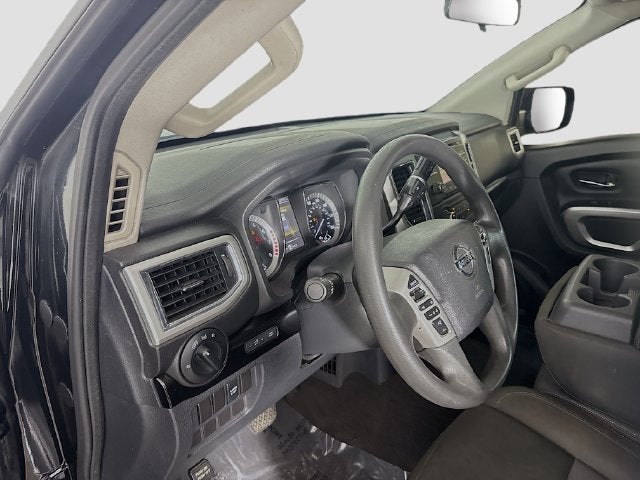 2017 Nissan Titan SV