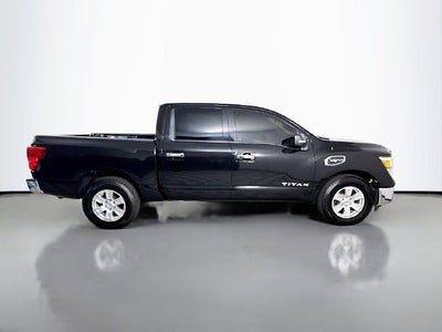 2017 Nissan Titan SV
