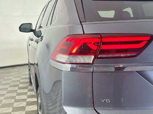 2022 Volkswagen Atlas Cross Sport 3.6L V6 SEL Premium R-Line