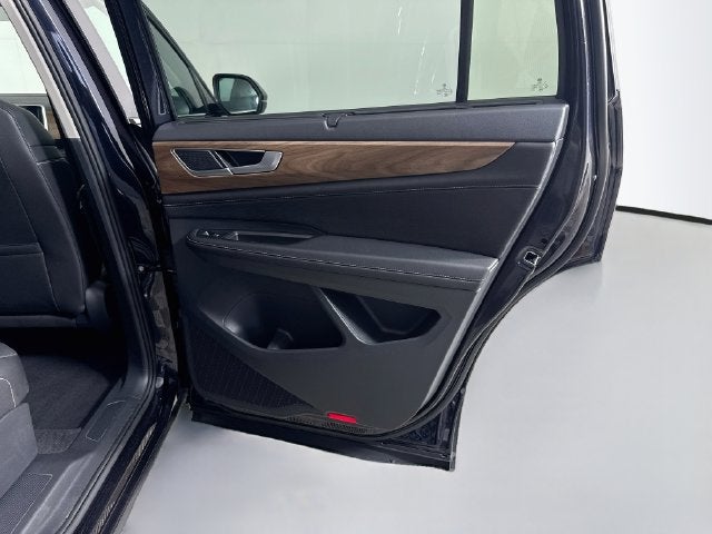 2026 Volkswagen Atlas SE w/Technology