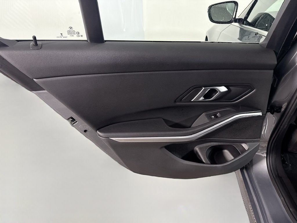2024 BMW 3 Series 330i