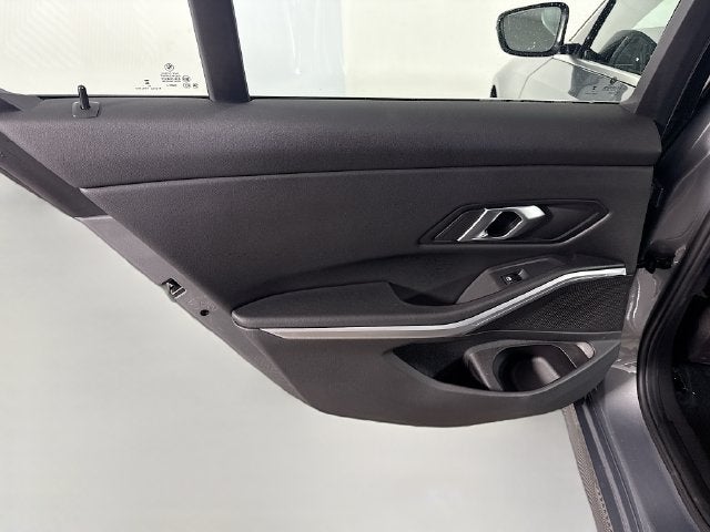 2024 BMW 3 Series 330i