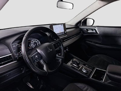 2023 Mitsubishi Outlander SE Black Edition