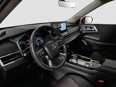 2026 Mitsubishi Outlander ES