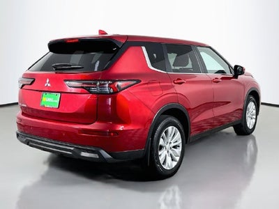 2026 Mitsubishi Outlander ES
