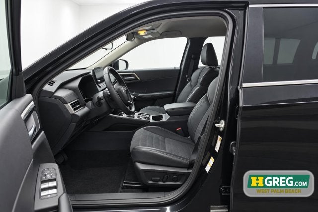 2024 Mitsubishi Outlander SE Black Edition
