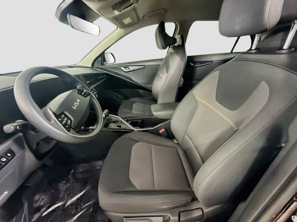 2023 Kia Niro LX