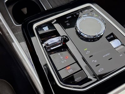 2025 BMW 7 Series 740i