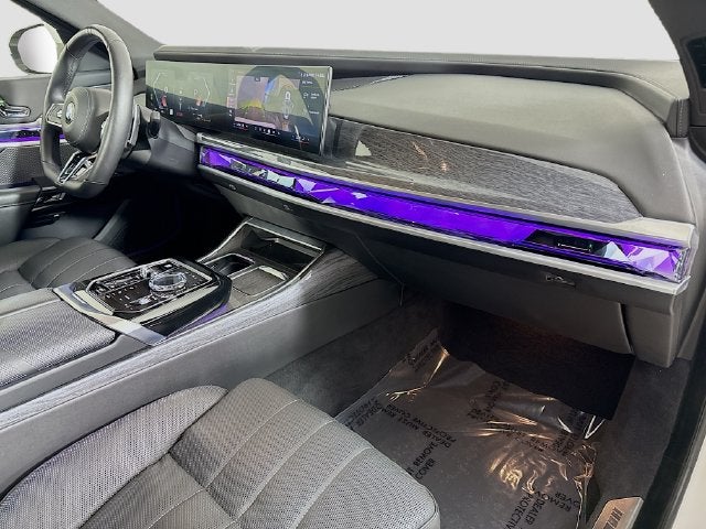2025 BMW 7 Series 740i