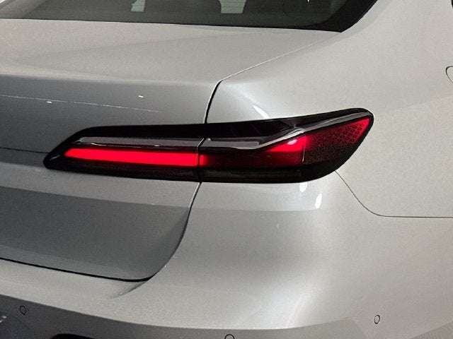 2025 BMW 7 Series 740i