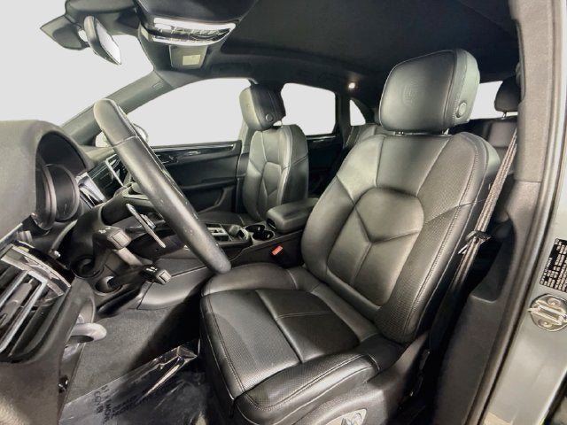 2023 Porsche Macan Base