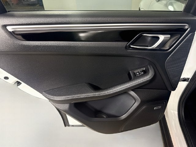 2023 Porsche Macan T