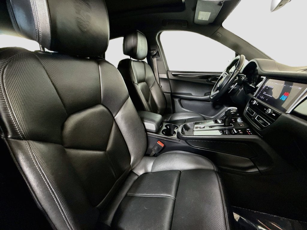 2023 Porsche Macan T