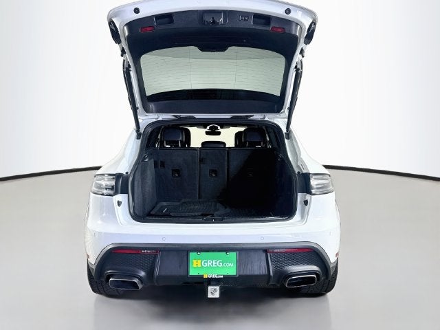 2023 Porsche Macan T