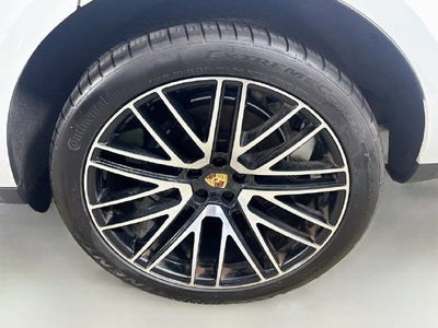 2023 Porsche Macan T