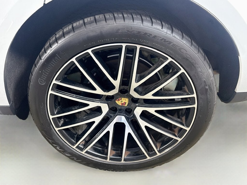 2023 Porsche Macan T