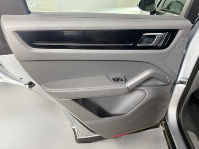 2023 Porsche Cayenne Base