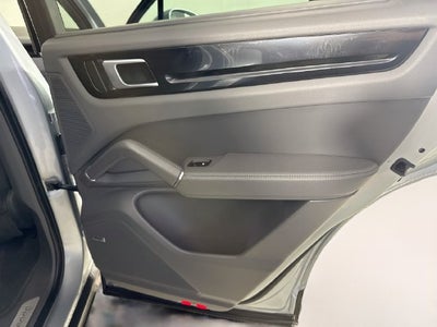 2023 Porsche Cayenne Base