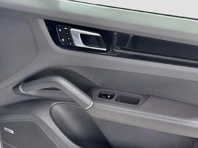 2023 Porsche Cayenne Base
