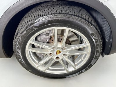 2023 Porsche Cayenne Base