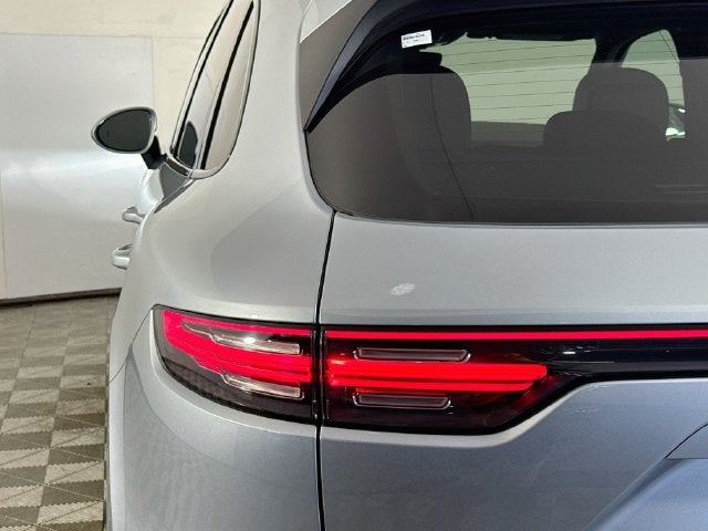 2023 Porsche Cayenne Base