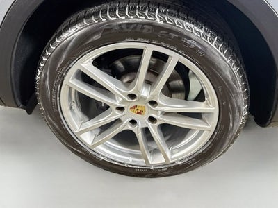 2023 Porsche Cayenne Base