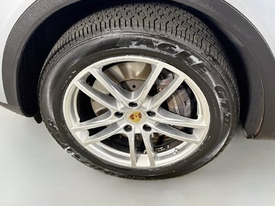 2023 Porsche Cayenne Base