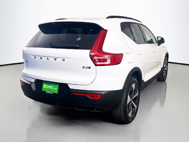 2026 Volvo XC40 B5 Plus