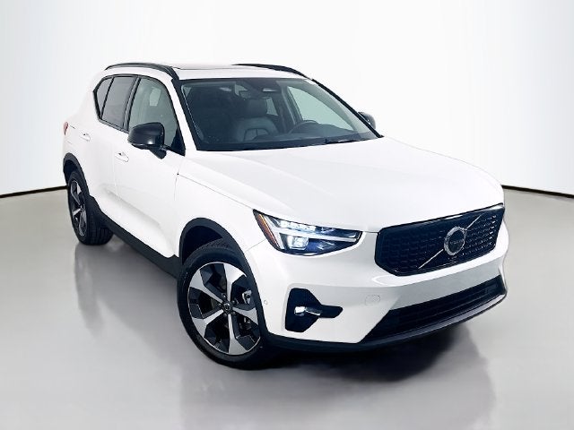 2026 Volvo XC40 B5 Plus