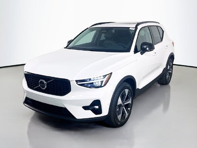 2026 Volvo XC40 B5 Plus