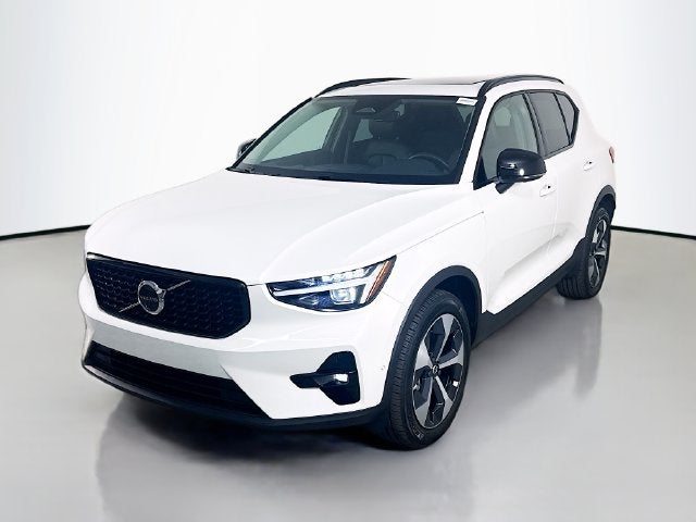 2026 Volvo XC40 B5 Plus